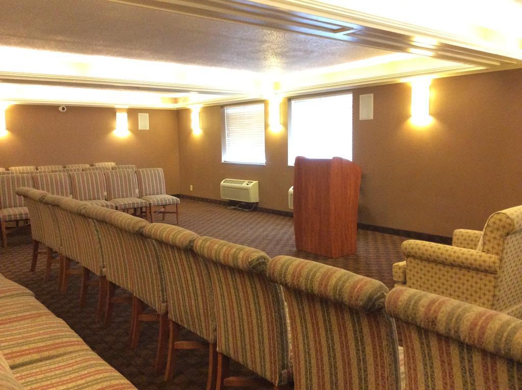 Quality Inn & Suites Coliseum Greensboro Exteriör bild